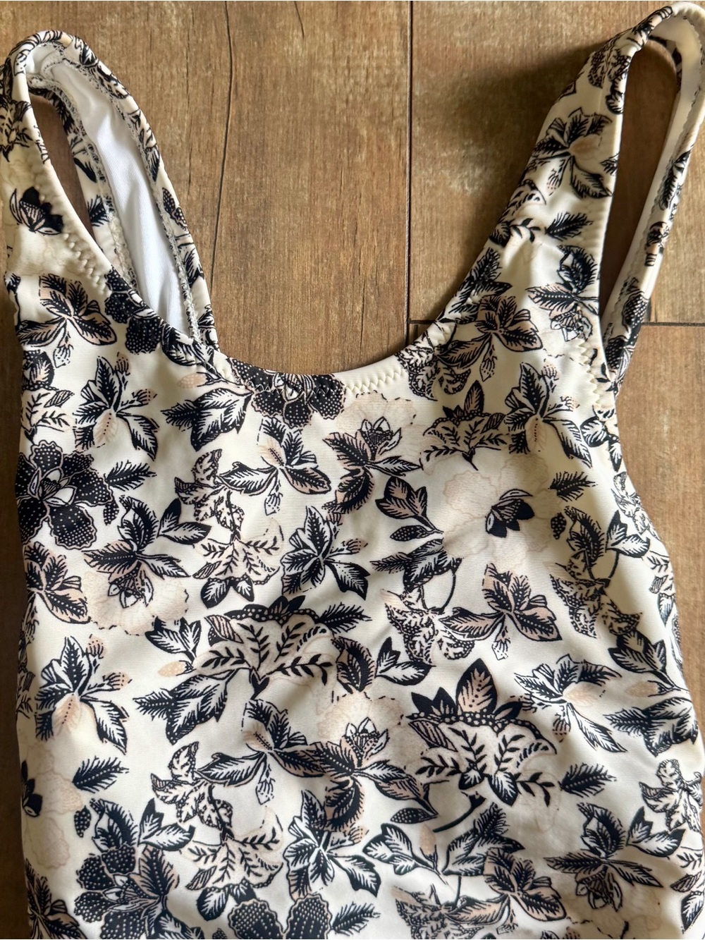 Old Navy Cream and Black Floral Criss-Cross One Piece Belted High Cut Swimsuit - Picture 6 of 8